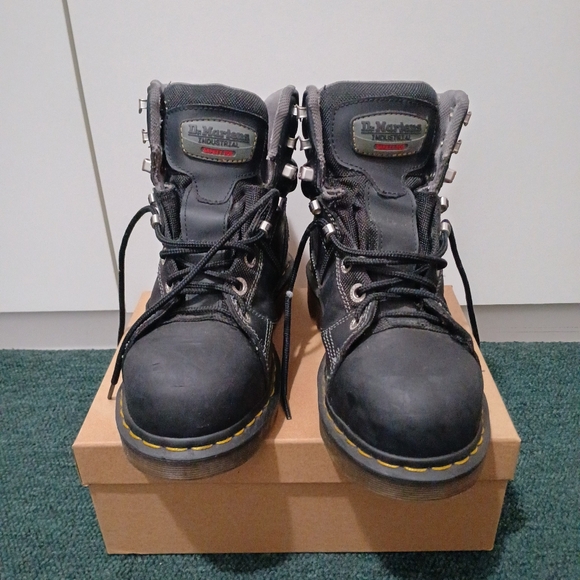 Dr. Martens Camber Steel Toe - Picture 2 of 10